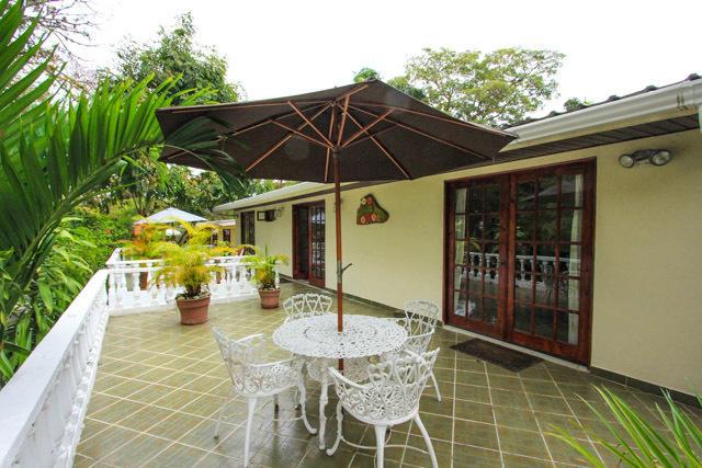 Hibiscus House Bed And Breakfast Contadora Island Extérieur photo