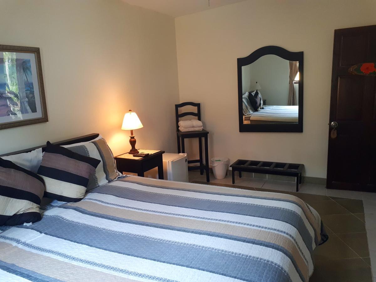 Hibiscus House Bed And Breakfast Contadora Island Extérieur photo